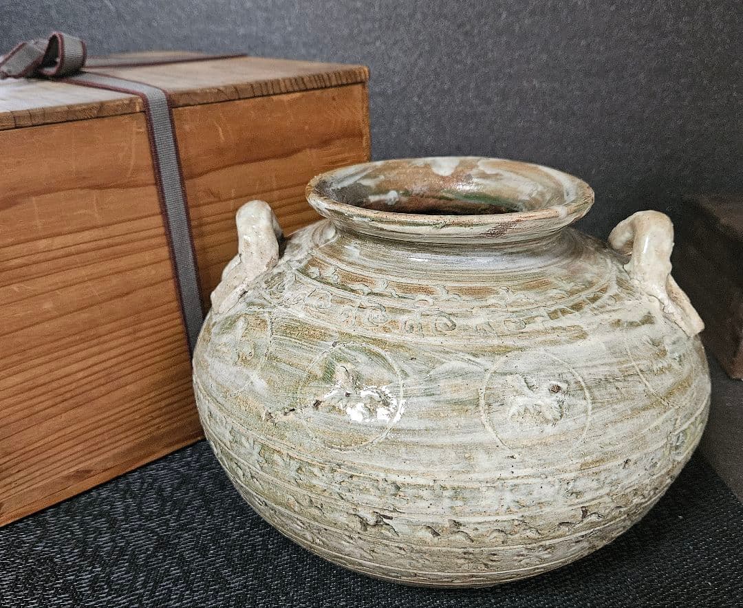 【李朝コレクター放出品❗】李氏朝鮮時代　粉青沙器　丸に鳥　花三島　双耳　壺　花入