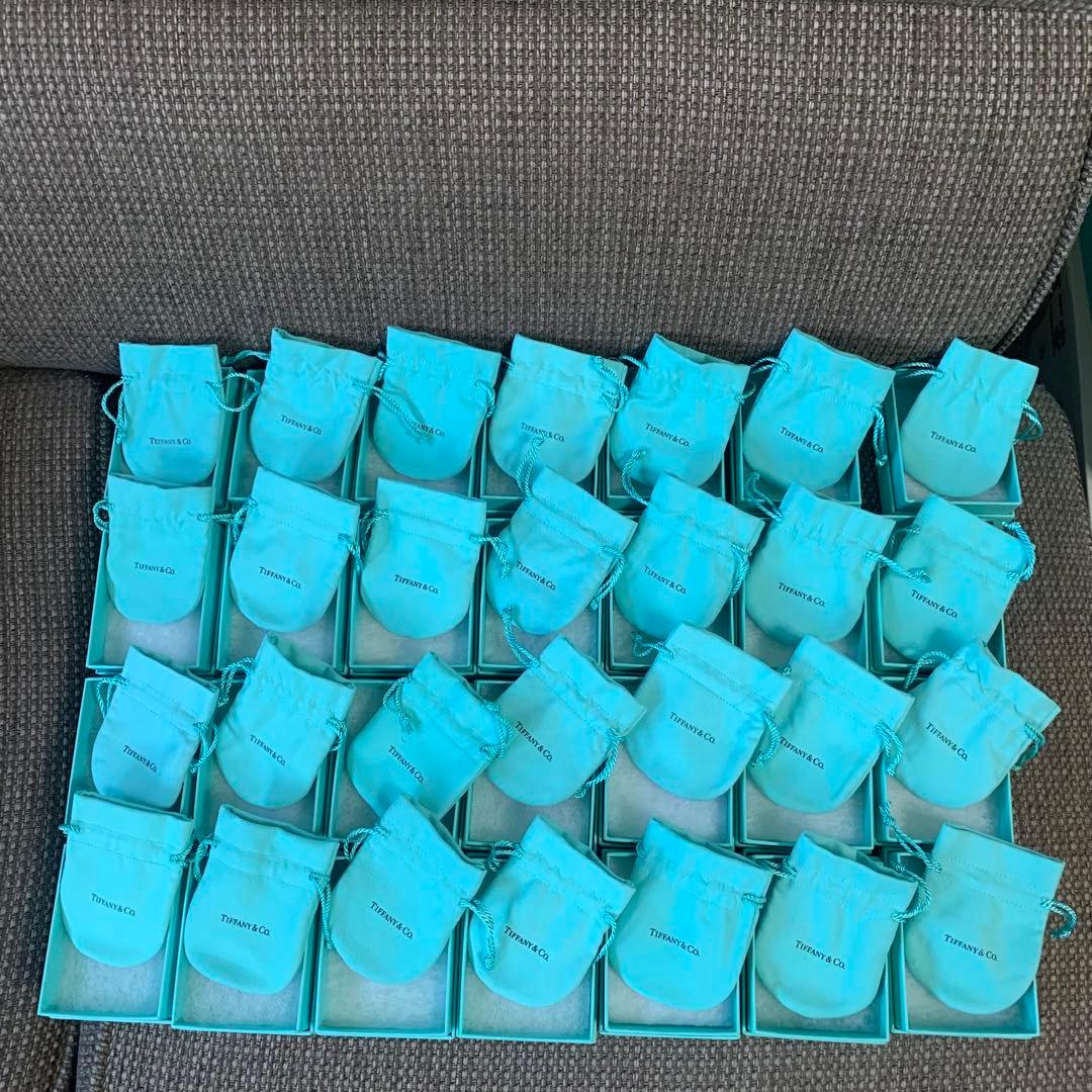 国内旧型　美品ティファニー空箱　巾着28セット