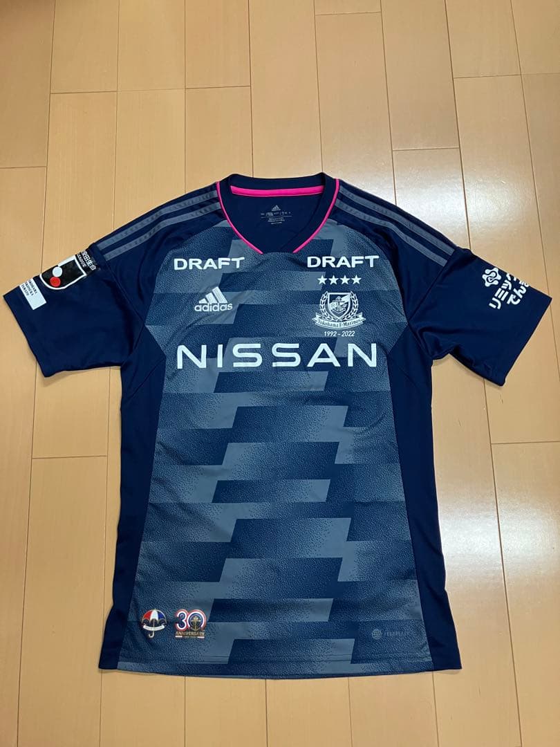 横浜Fマリノス　横浜Denaベイスターズ　コラボ　ユニフォーム　サッカー
