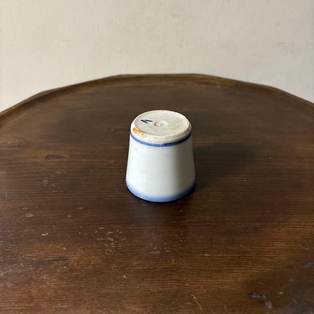 モダン輪線文猪口　1点④ぐい呑み　筒盃　蕎麦猪口　伊万里　瀬戸　染付　検李朝酒器