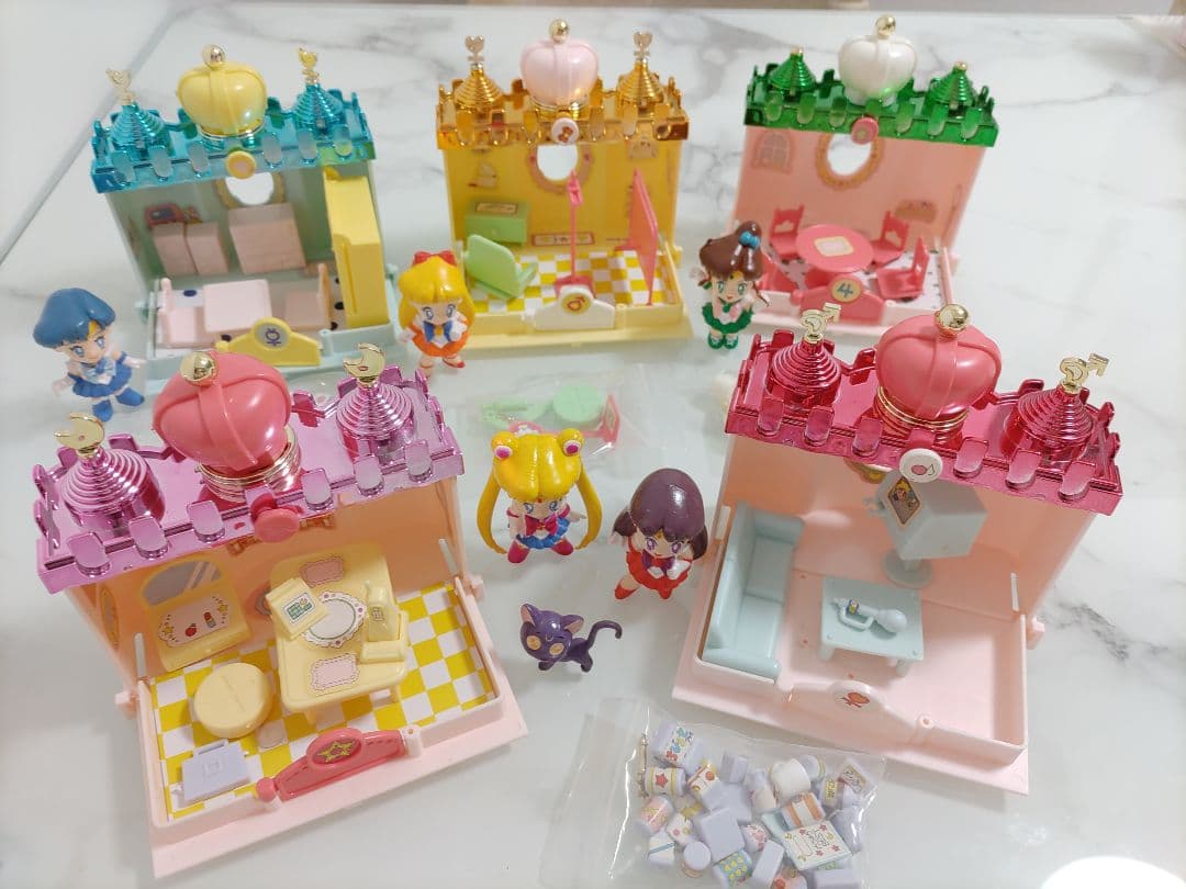 セーラームーン　キューティーパレス　当時　お城　人形　ドールハウス　フィギュア