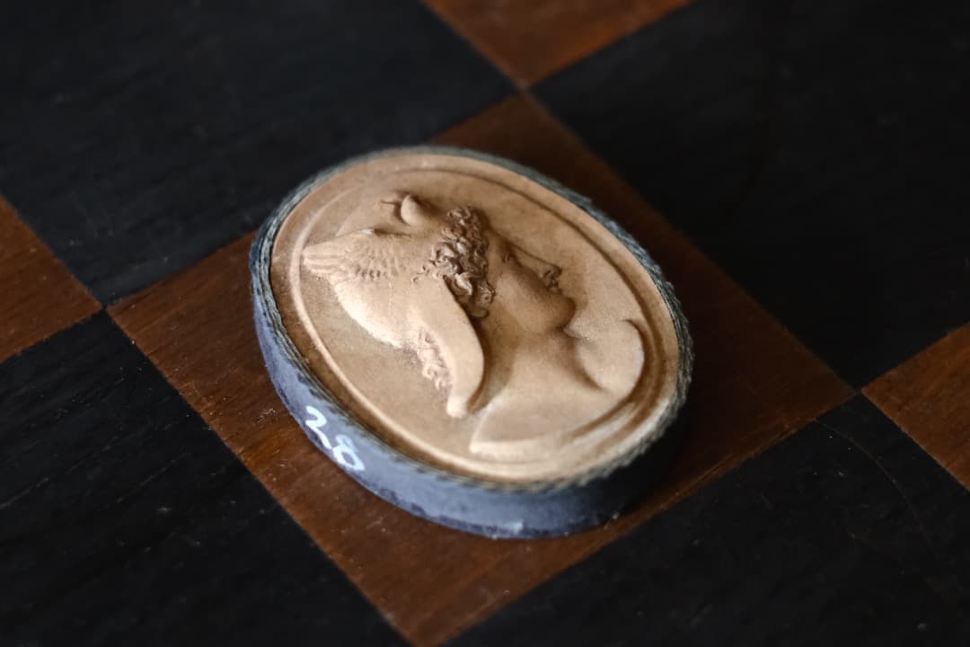 イギリスアンティーク｜ヘルメス、太陽神アポロン、スピナリオの石膏レリーフ