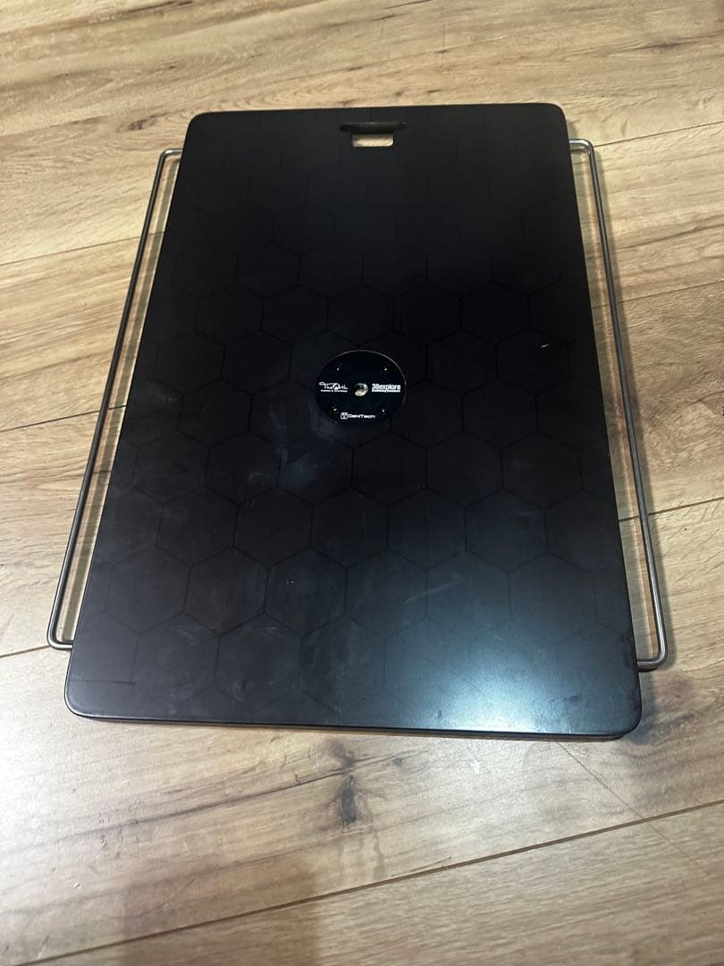 Woodrings × TheArth 床上手さん　ハニカム柄