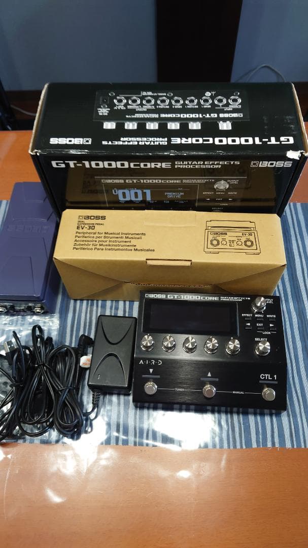 BOSS GT-1000CORE ギターエフェクター&EV30
