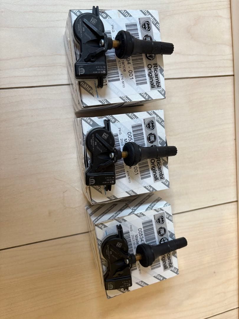 空気圧センサー　TPMS ジープ純正