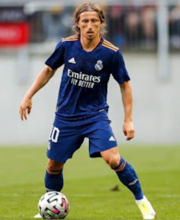 レアル・マドリード 2021-22 アウェイユニフォーム