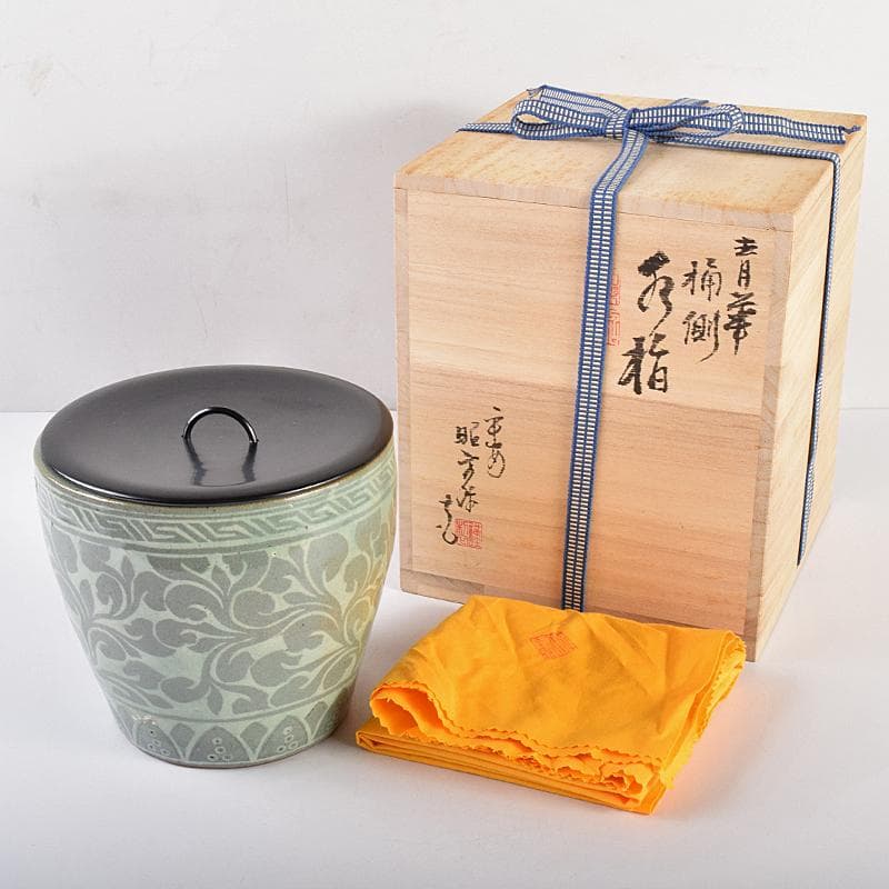 韓国　水広陶窯　李貞夏作　高麗青磁　花文　水指　合わせ箱　V　R7713B