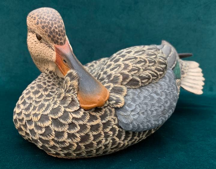 鴨、ハンドクラフトの木製彫像　美術工芸品