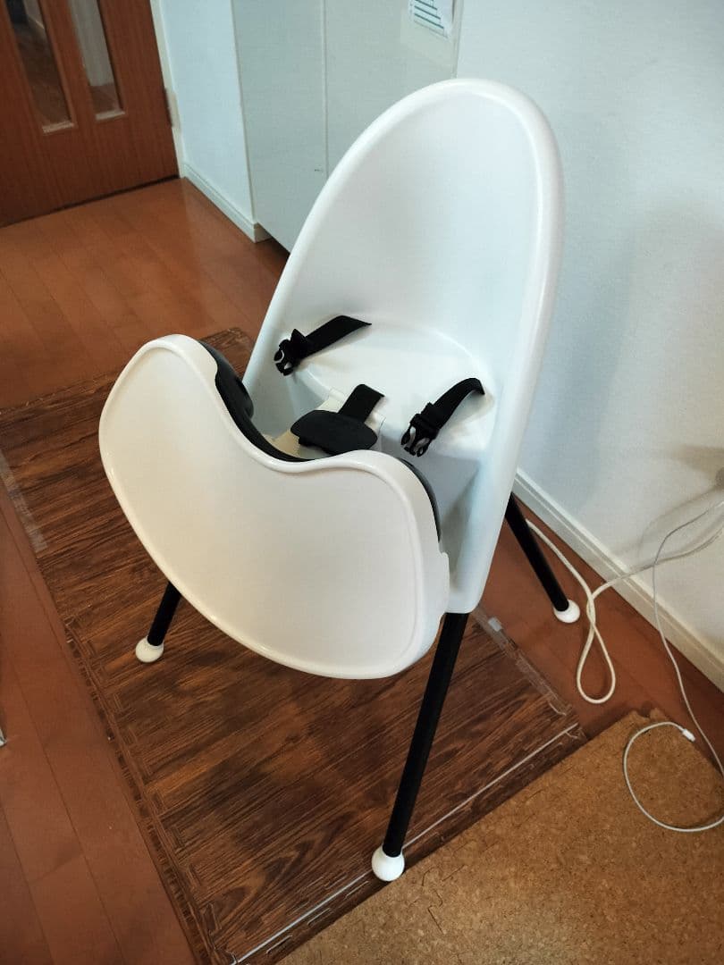 【値下げしました】ベビービョルン　ベビーチェア　ホワイト