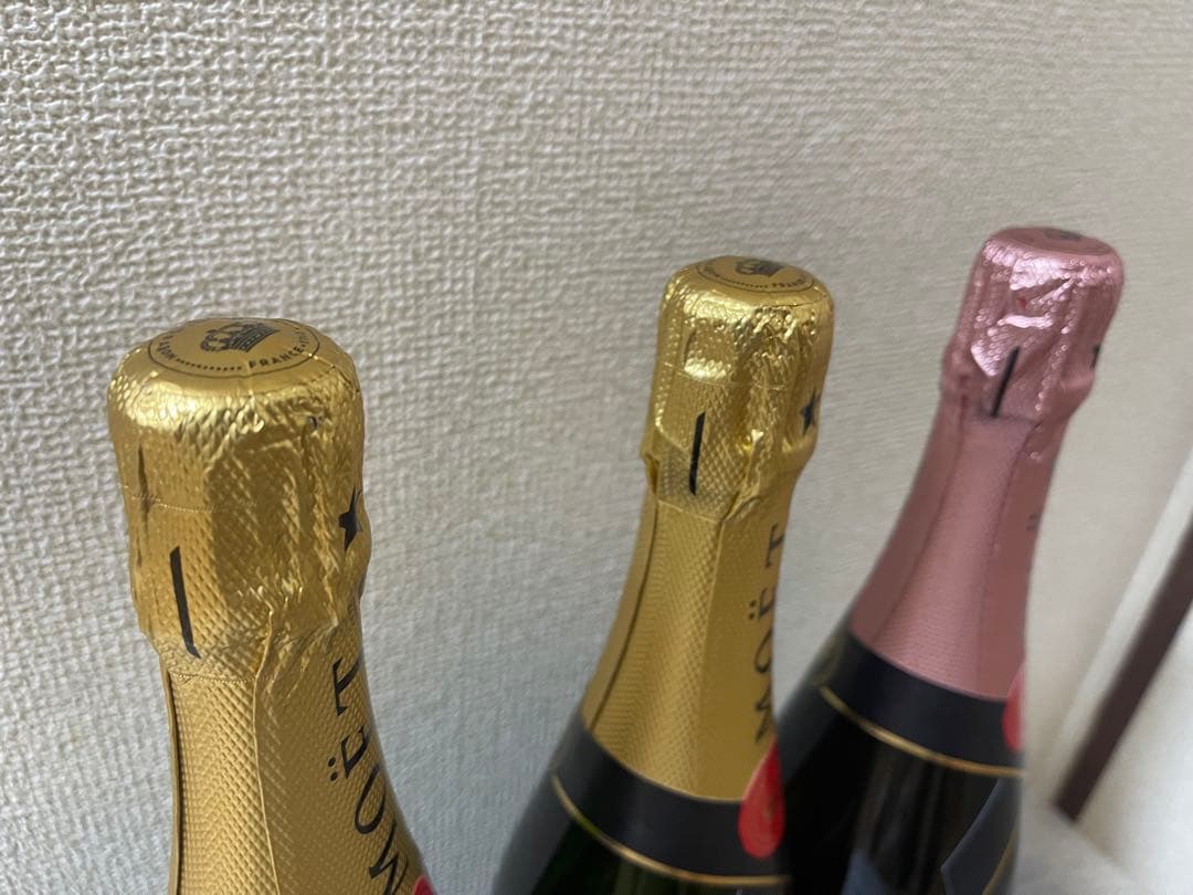 【新品】　モエエシャンドン Mot Chandon シャンパン 白2本 ロゼ1本
