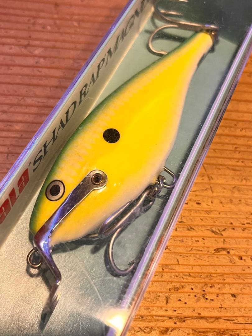 シャッドラップ　マグナム　ラパラ