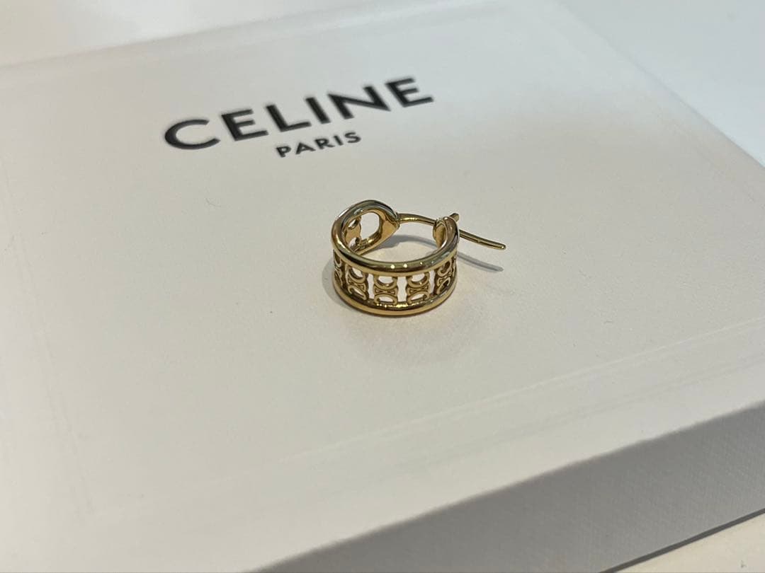 CELINE セリーヌ　ゴールド トリオンフ　ピアス　片耳