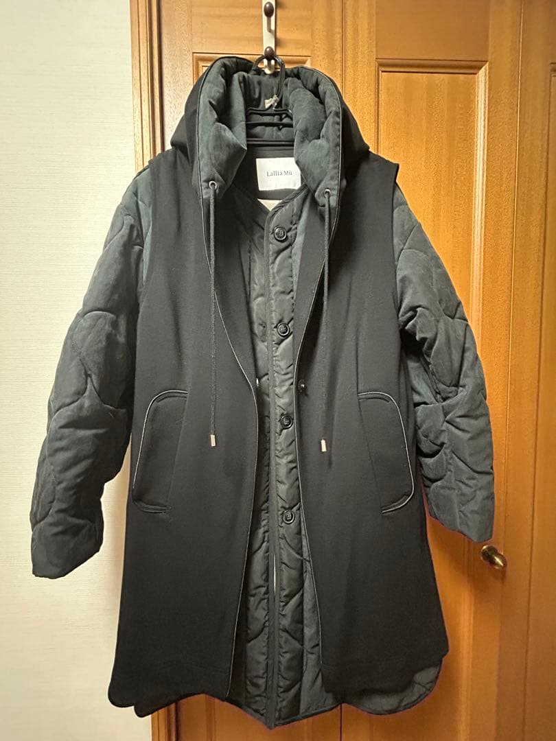 フードベスト付きロングコート ブラック