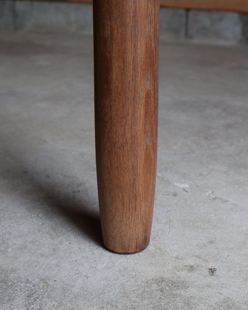 造りの良い楢(ナラ)のカフェテーブル　古道具 古家具 丸テーブル サイドテーブル