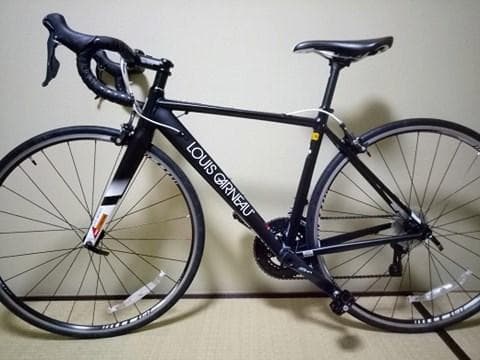 [ルイ・ガノー]18速変速のスポーツアルミロードバイク2018年モデル