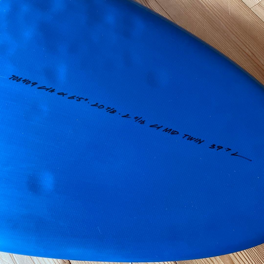 チャンネルアイランド CI MID TWIN 6’5 フィン ダブルケース付き