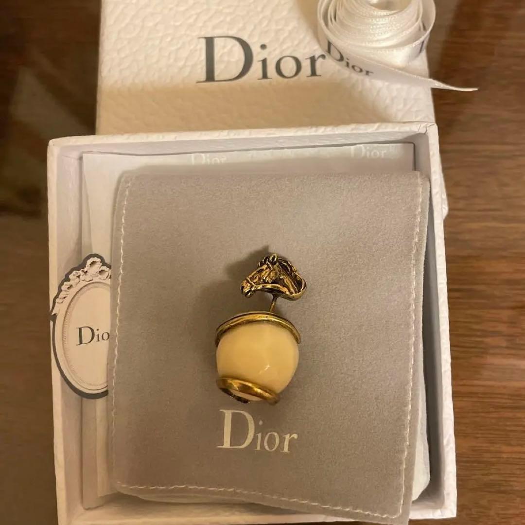 Dior 片耳用ピアス　馬/ホースモチーフ