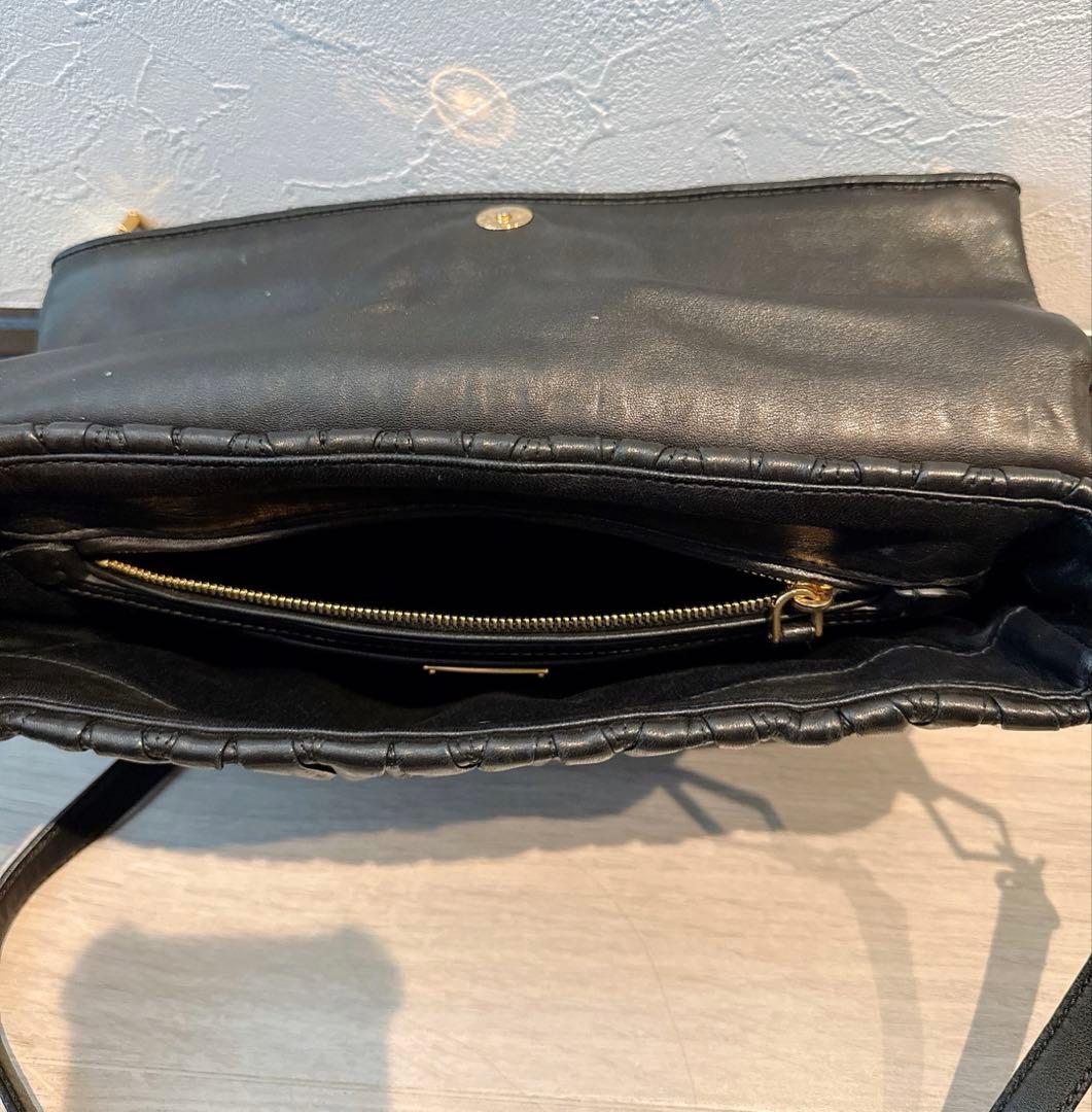 MIU MIU ミュウミュウ　マテラッセ　ショルダーバッグ　キルティング