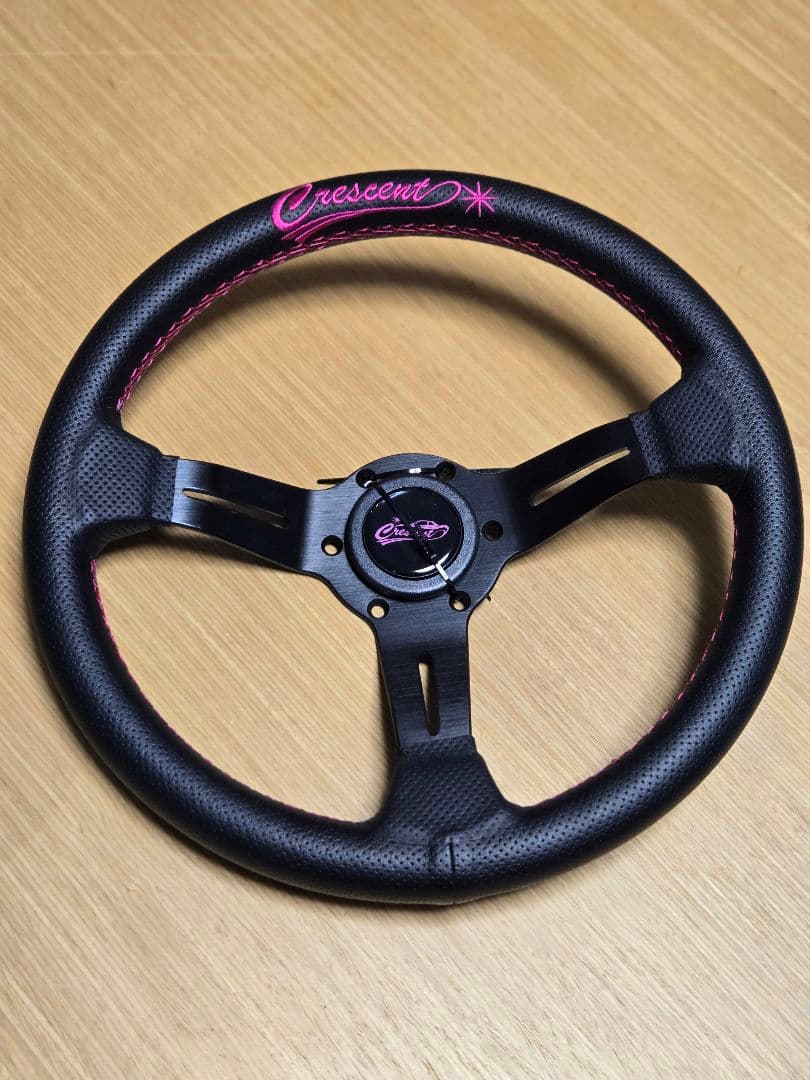 Crescent ステアリングホイール ブラック/ピンク新品未使用