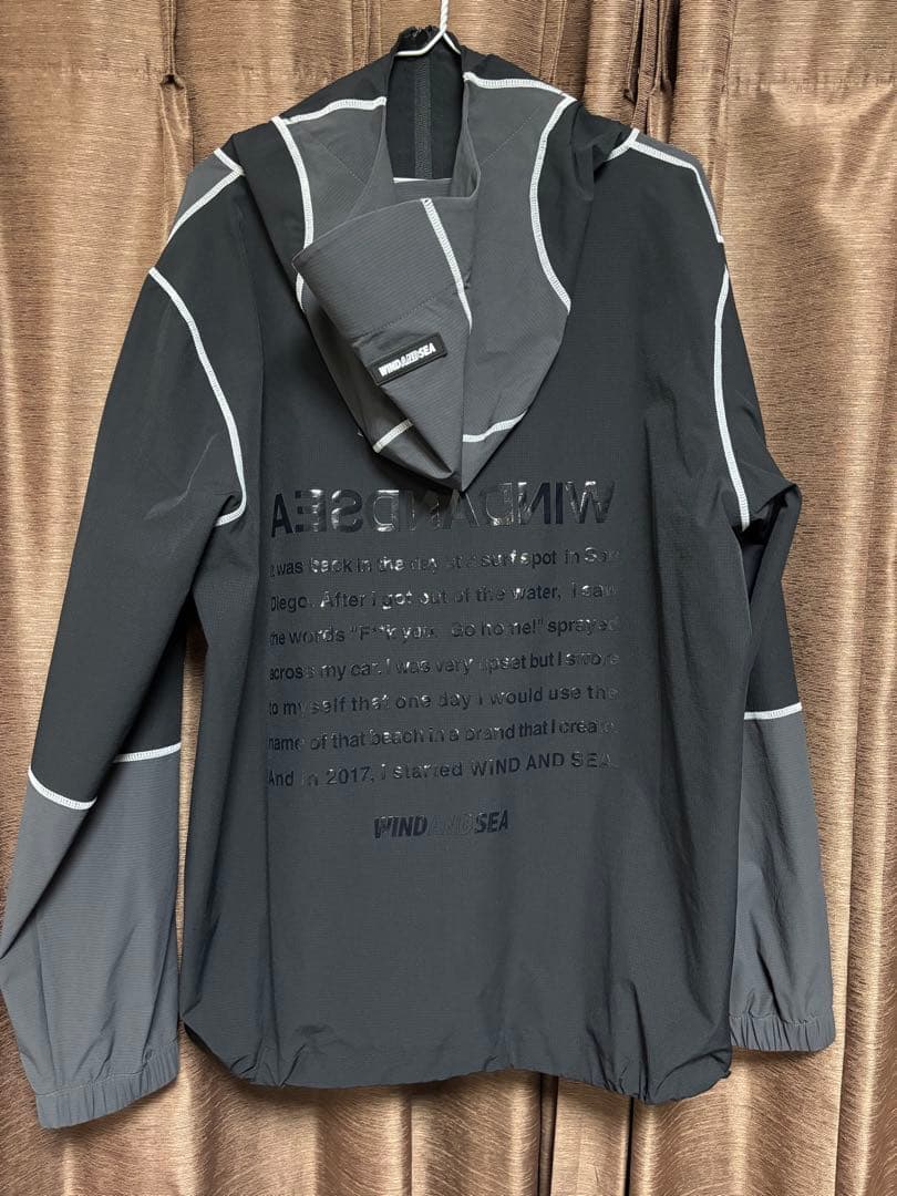 未使用　ナイロンジャケット フード付き WIND AND SEA