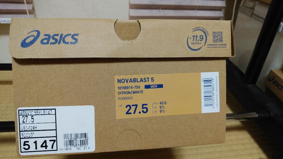 ASICS　ノヴァブラスト５　 27.5㎝　新品、未使用