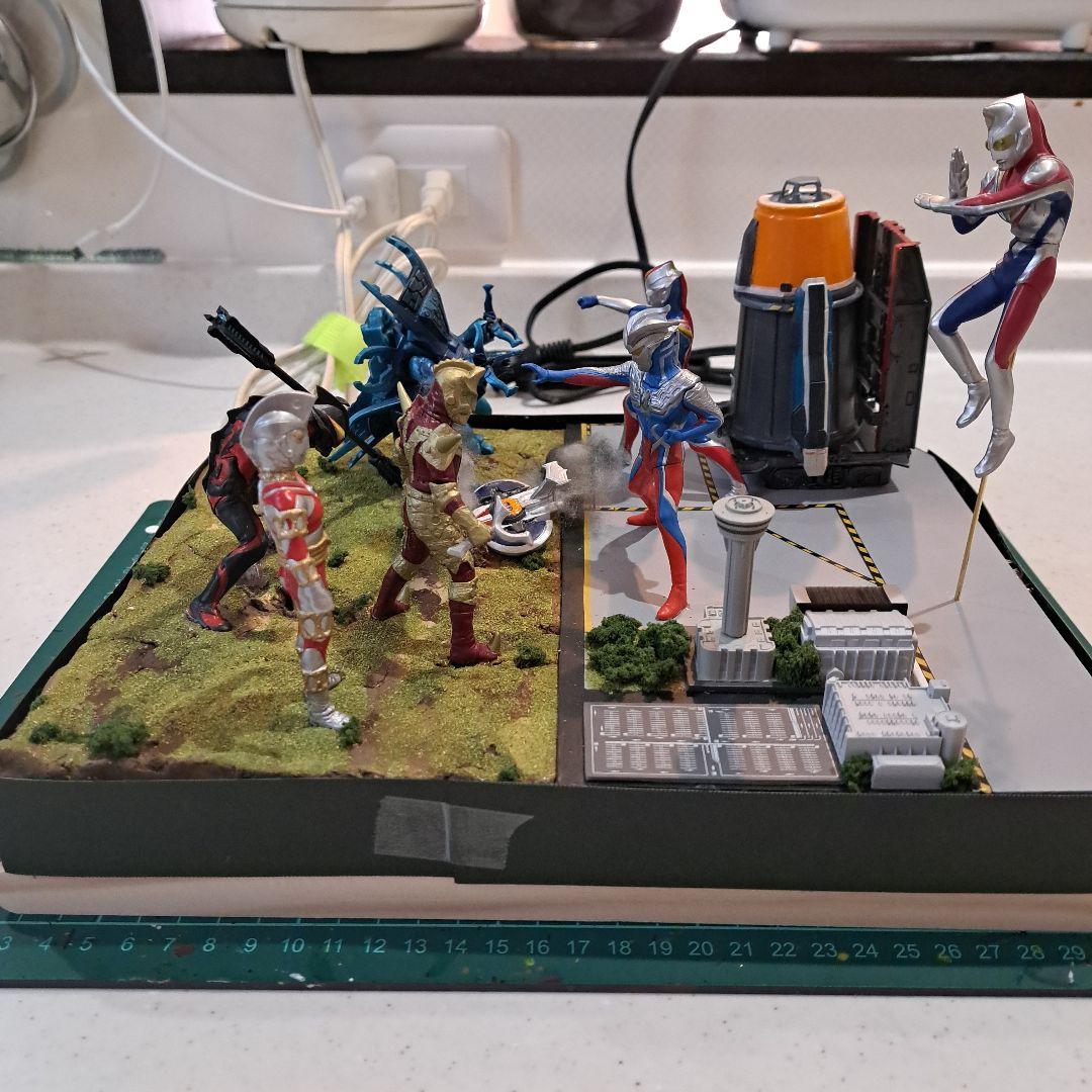 ジオラマ ウルトラマン コスモス・ゼロ・ダイナ