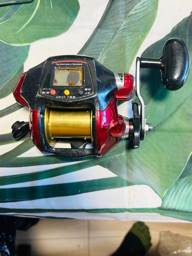 デジタル表示付き電動リール 赤/黒 SHIMANO 3000 ジャンク