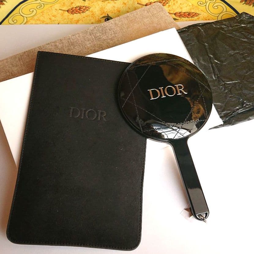 s*m様 【値下】Dior ノベルティー /「未使用」化粧小物 9点セット (バ