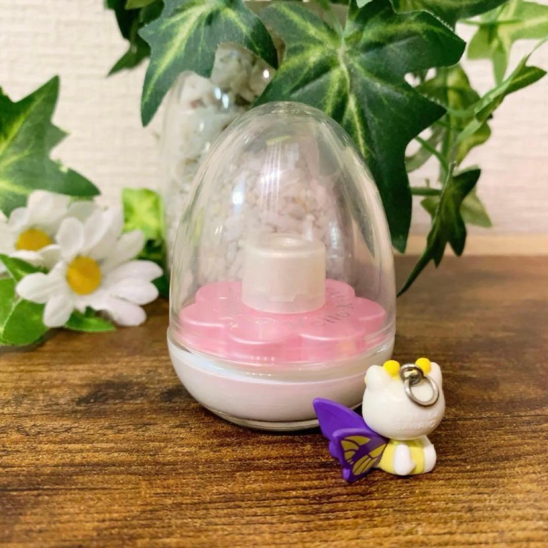 ⭐︎希少⭐︎ハローキティ ネイルカラー　コスメ　マニキュア　マスコット　蝶　当時物