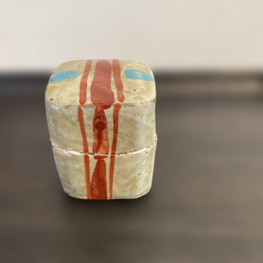 【週末限定価格】民藝　壺屋焼　やちむん　小橋川仁王　赤絵　緑釉点文　香合