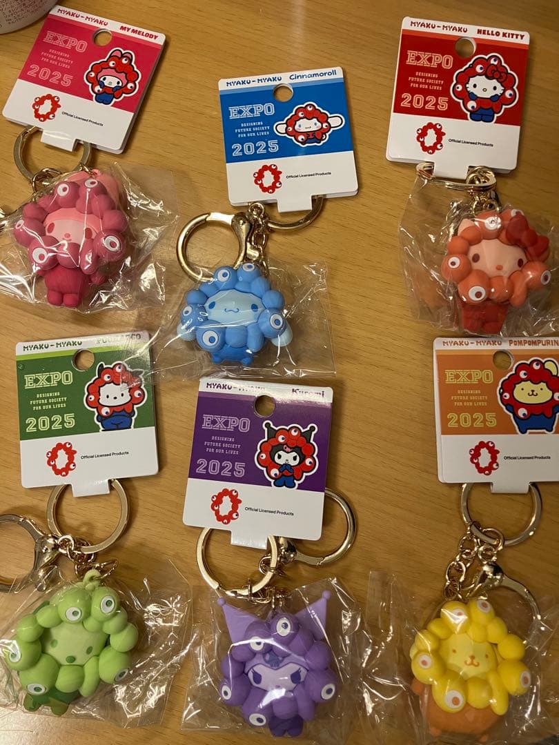 サンリオ　ミャクミャク　推しカラーキーホルダー　6種類セット