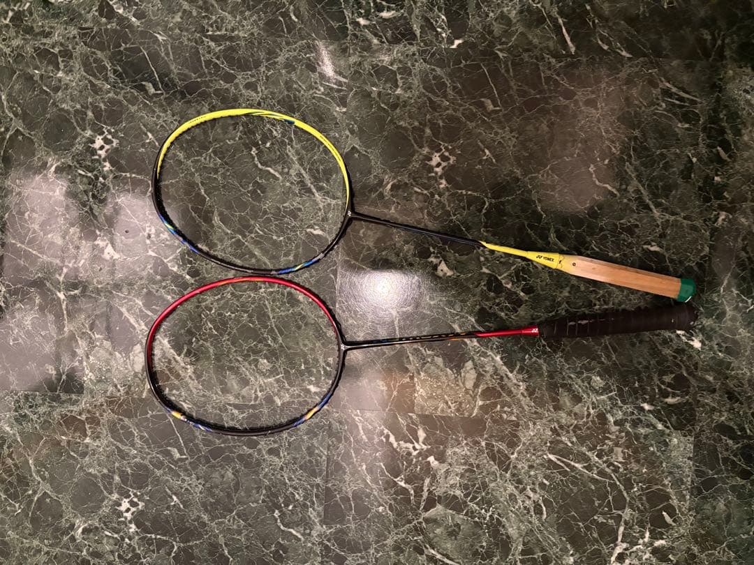 アストロクス77 黄 赤 2本 ラケット