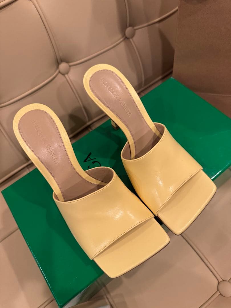 BOTTEGA VENETA イエローミュール