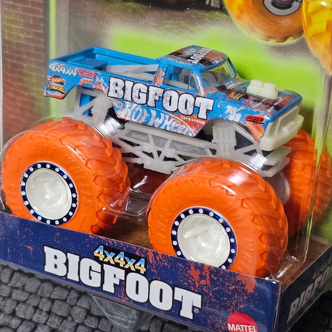 激レア！蓄光！ホットウィール　モンスタートラック　ビッグフット