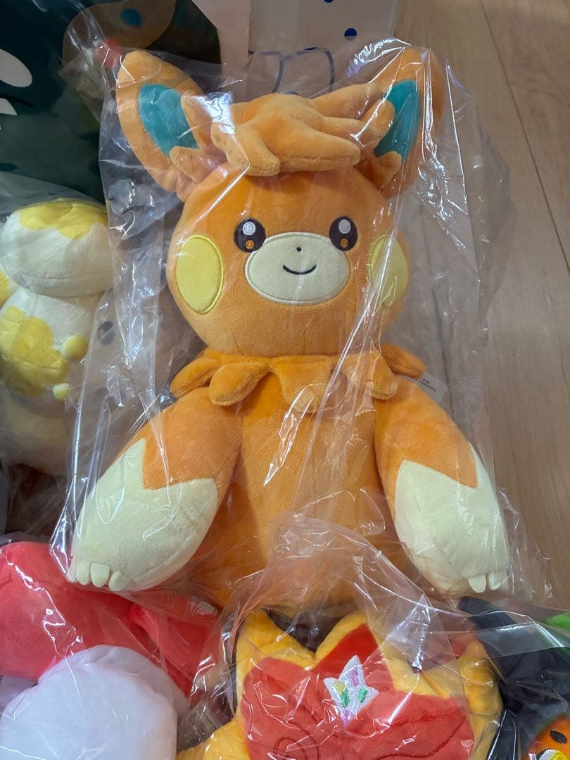 ピカピカボックス　ポケモン　ぬいぐるみ　ニャオハ　クワッス等　フィギュア