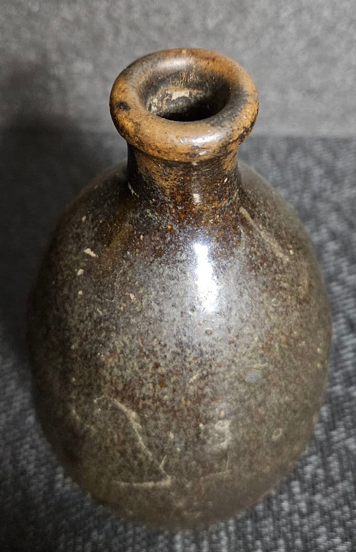 朝鮮古美術　韓国古陶磁器　李氏朝鮮時代　李朝　黒高麗　黒釉　褐釉　砂高台　徳利