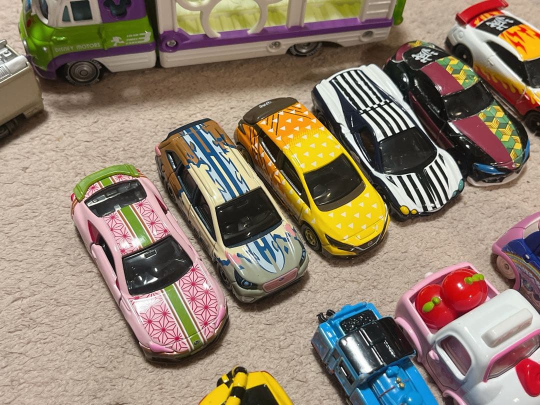 【まとめ売り】トミカ ディズニー 鬼滅の刃 サンリオ キャラクター多数 ケース付