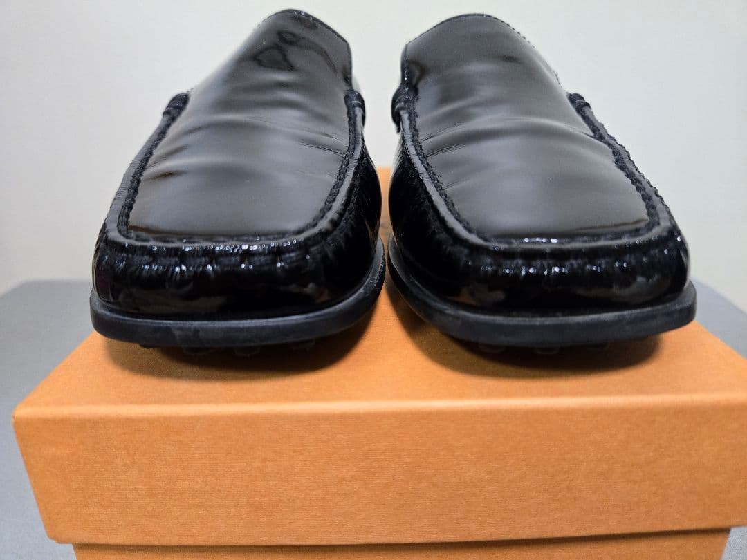 007　TOD'S 　ドライビングシューズ エナメル