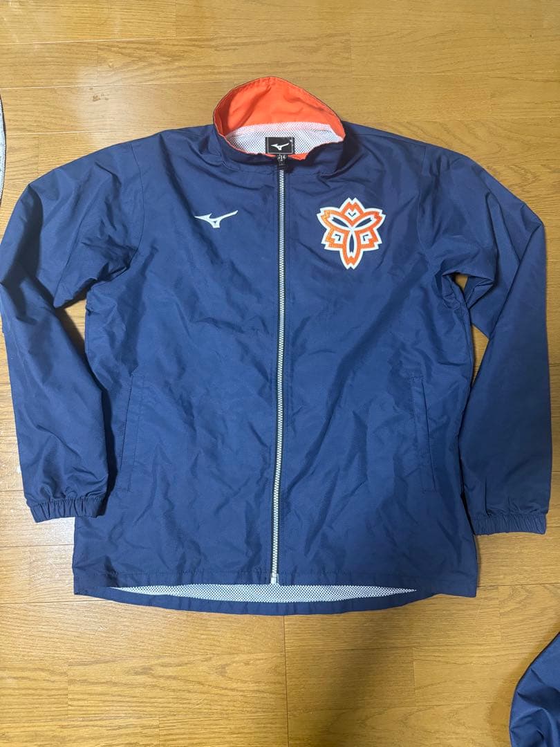 日体大陸上部　ウィンドブレーカー上下セット