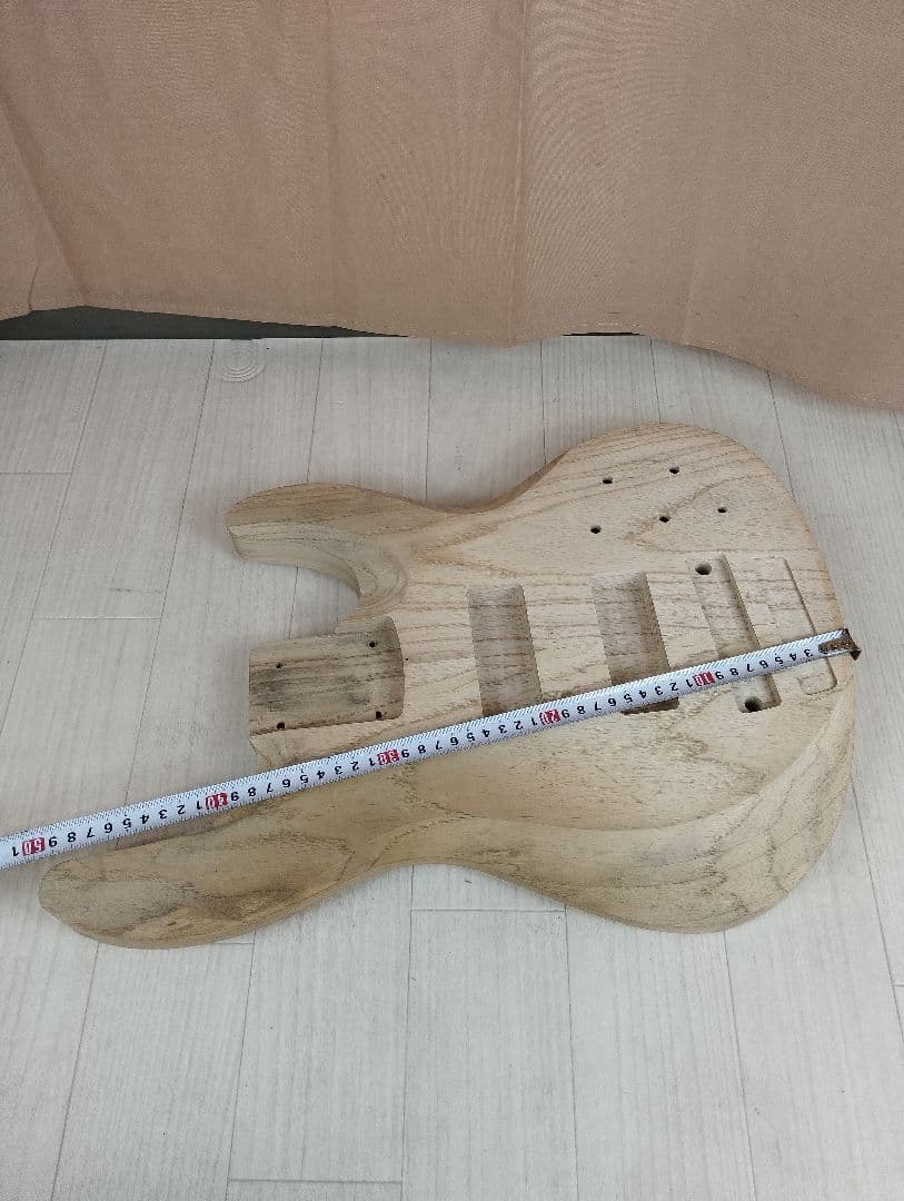 ② AKAI アカイ 赤井電機 エレキギター ボディ