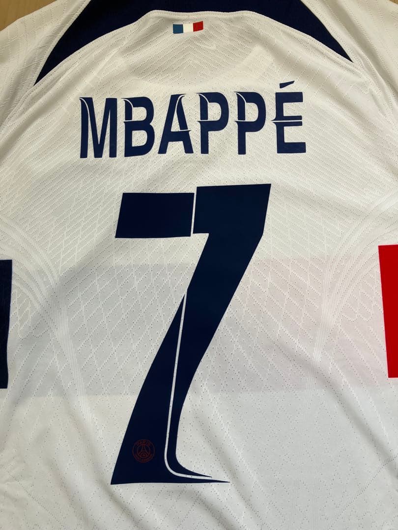 正規品　パリサンジェルマン エムバペ　オーセンティック　ユニフォーム