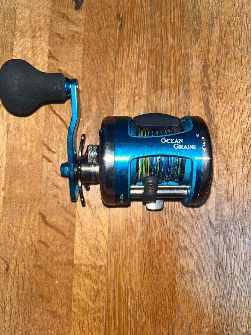 OCEAN GRADE ベイトリール 青　右巻き用
