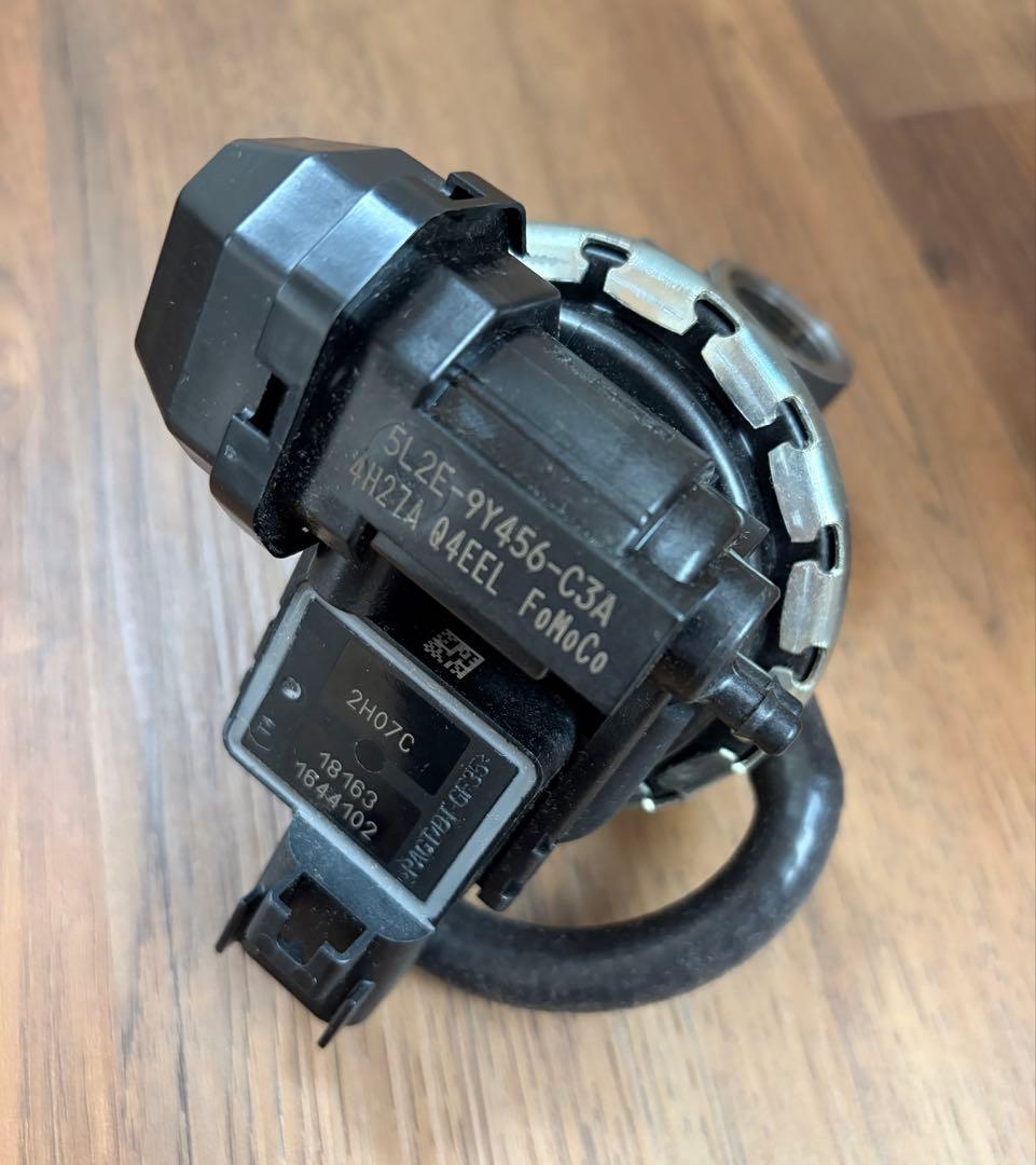 FORD純正EGRバルブアッセンブリー ＣＸ－２１０２