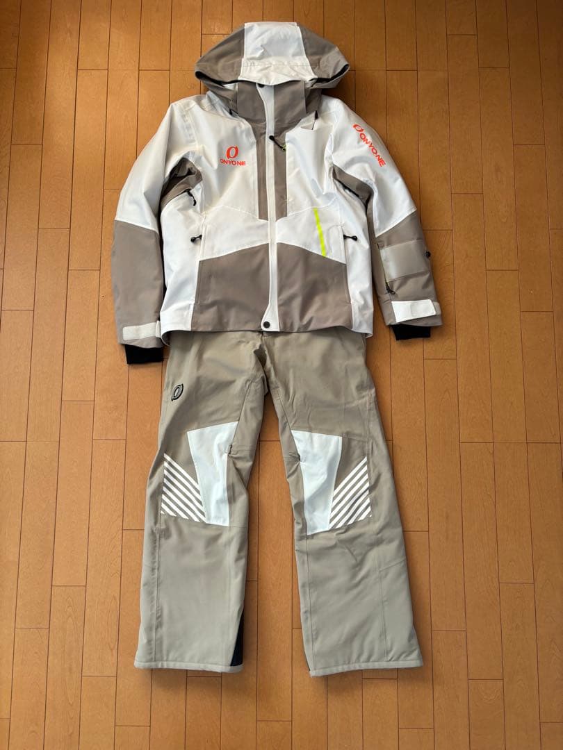 スキーウェア ジャケットとパンツセット SS ベージュ/ホワイト