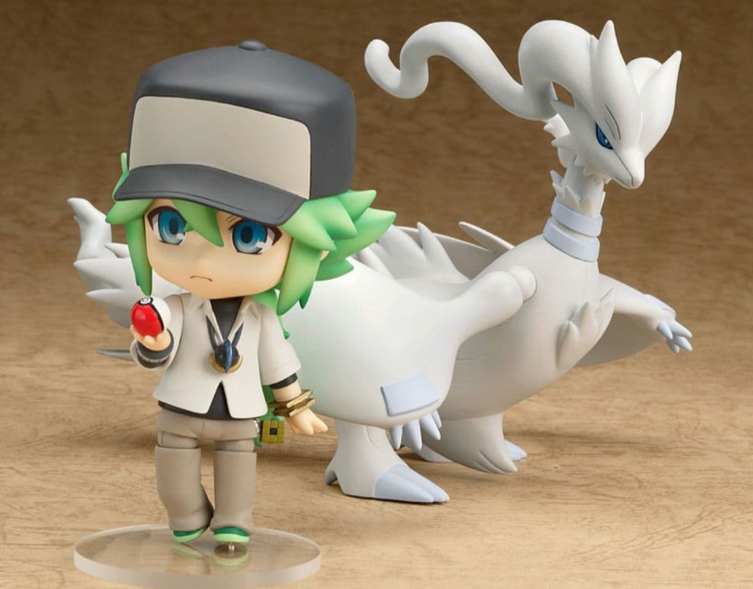 ねんどろいど N エヌ レシラム　ポケモンセンター限定