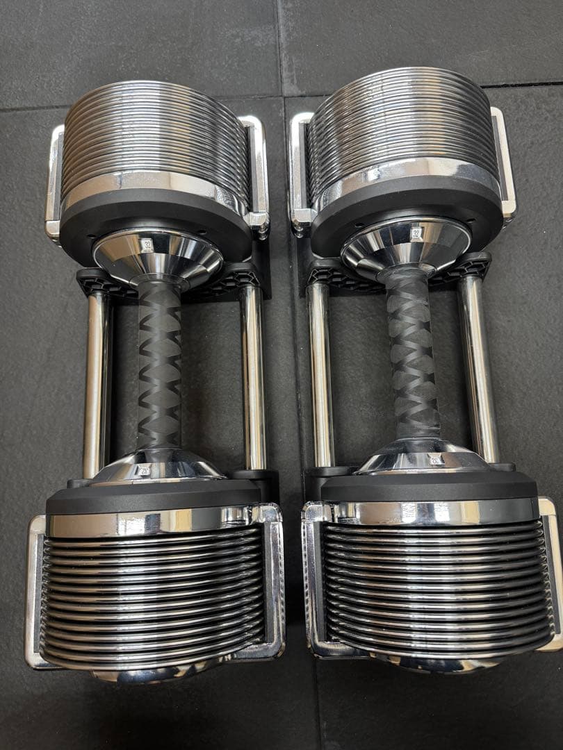 引き取り限定　可変式ダンベル 1kg刻み　32kg 2個