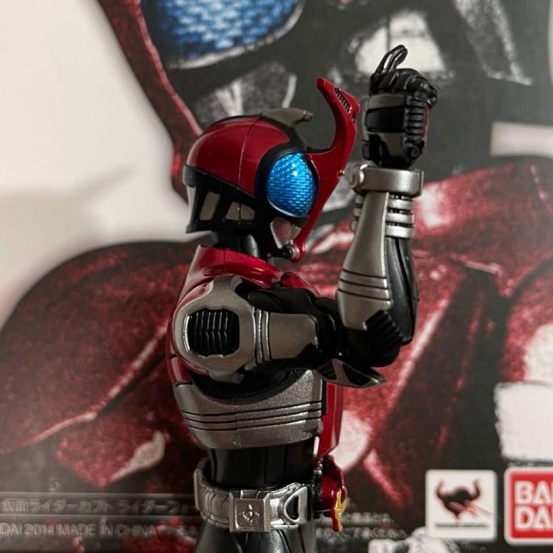 S.H.Figuarts（真骨彫製法） 仮面ライダーカブト ライダーフォーム