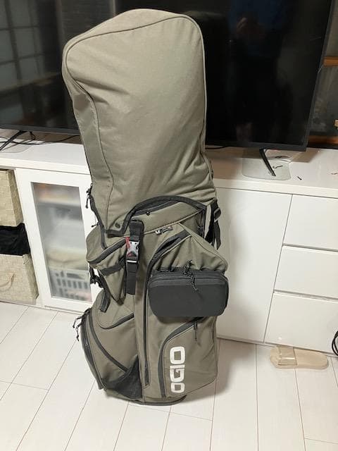 美品　オジオ　ＯＧＩＯ　コンボイ　カーキ　キャディバッグ ポケット付き