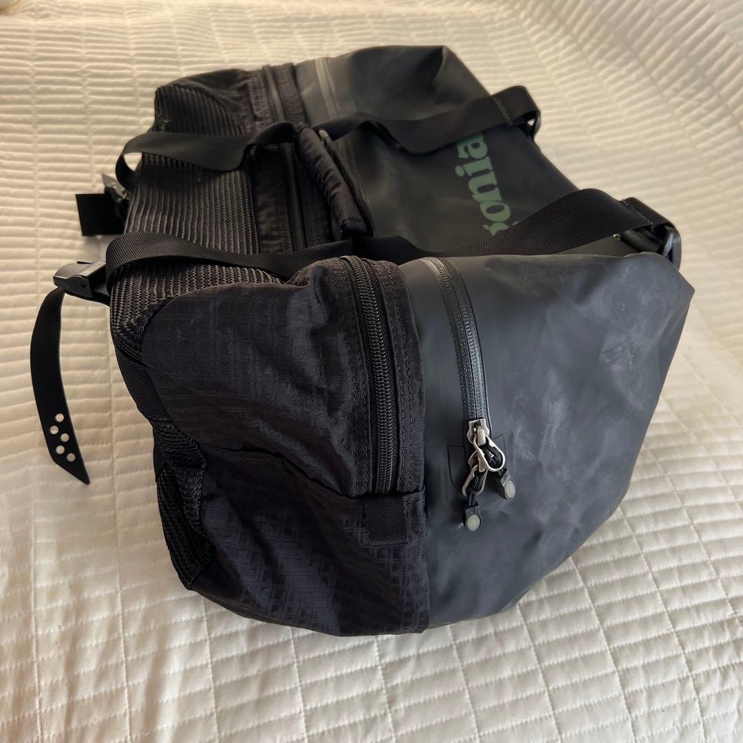 Patagonia ブラック ダッフルバッグ 防水