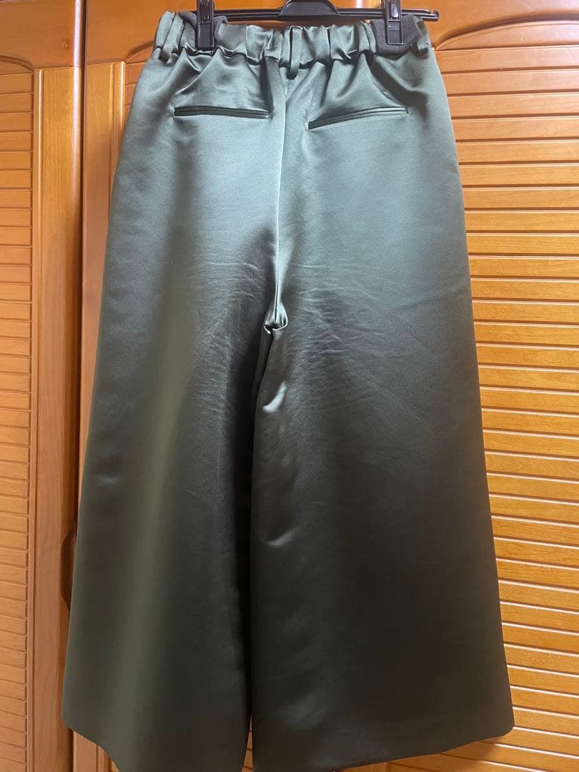 heveヘイブ　オリーブグリーン ガウチョパンツ タック入り